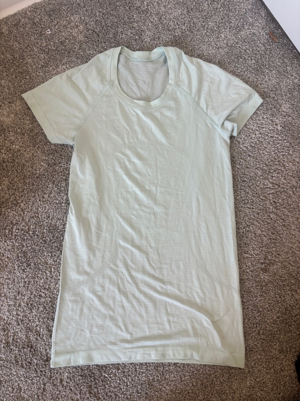 women’s swiftly tech short sleeve- light mint